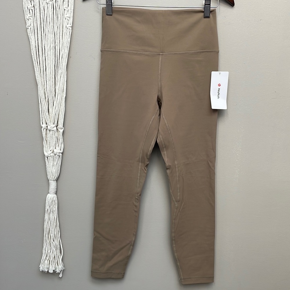 HeyNuts | Essential 7/8 Leggings - 8/10 M